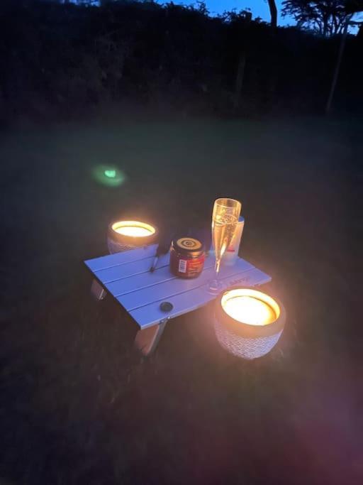 Cox Hill Glamping Badger Hotel Труро Екстериор снимка