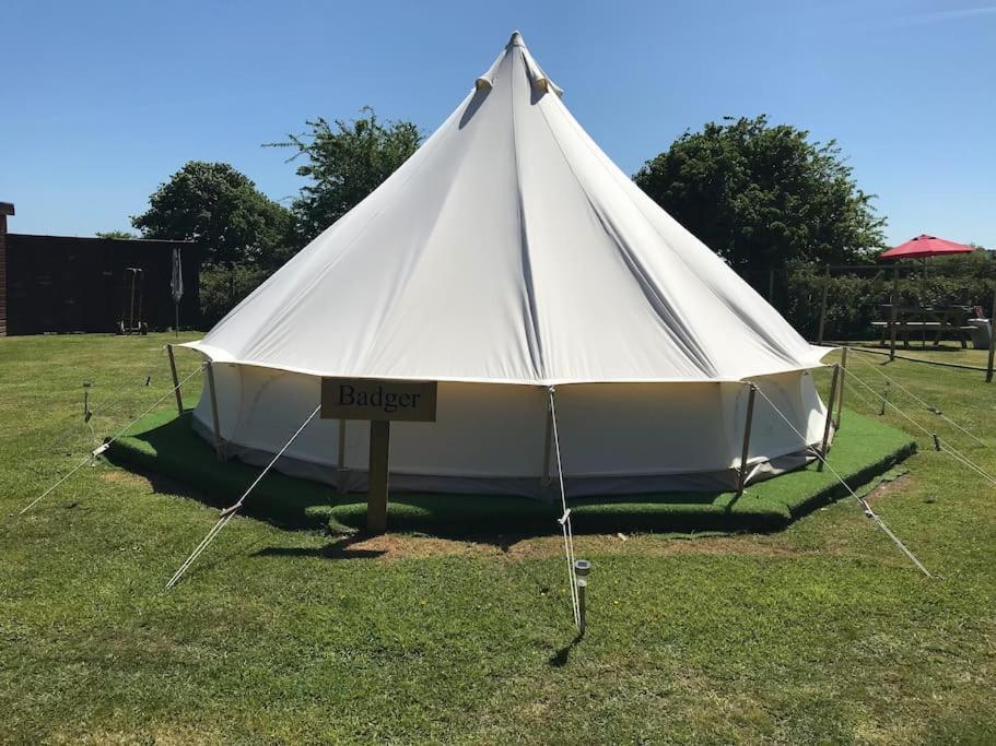 Cox Hill Glamping Badger Hotel Труро Екстериор снимка
