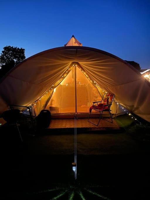Cox Hill Glamping Badger Hotel Труро Екстериор снимка